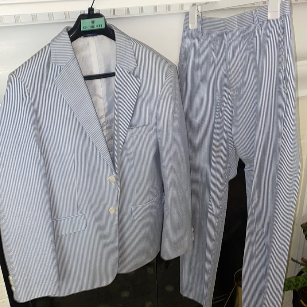 Boys IZOD Seersucker suit! Excellent condition!